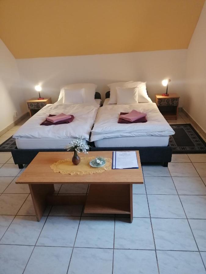 Hotel Centrum Étterem és Panzió à Őriszentpéter Extérieur photo